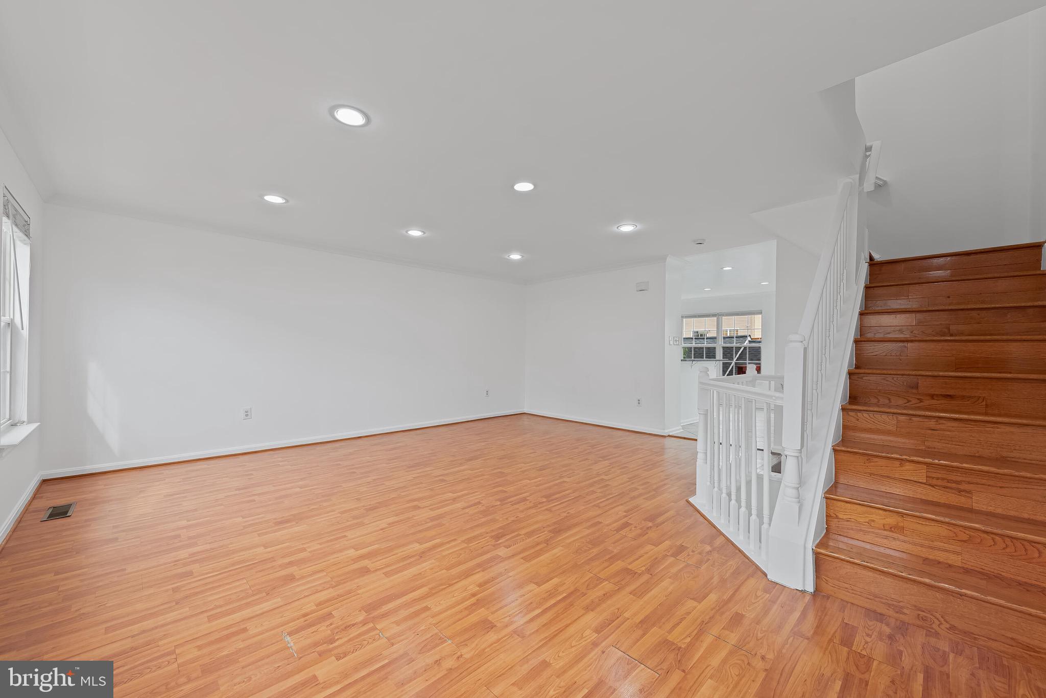 GROVEWOOD - Residential Lease