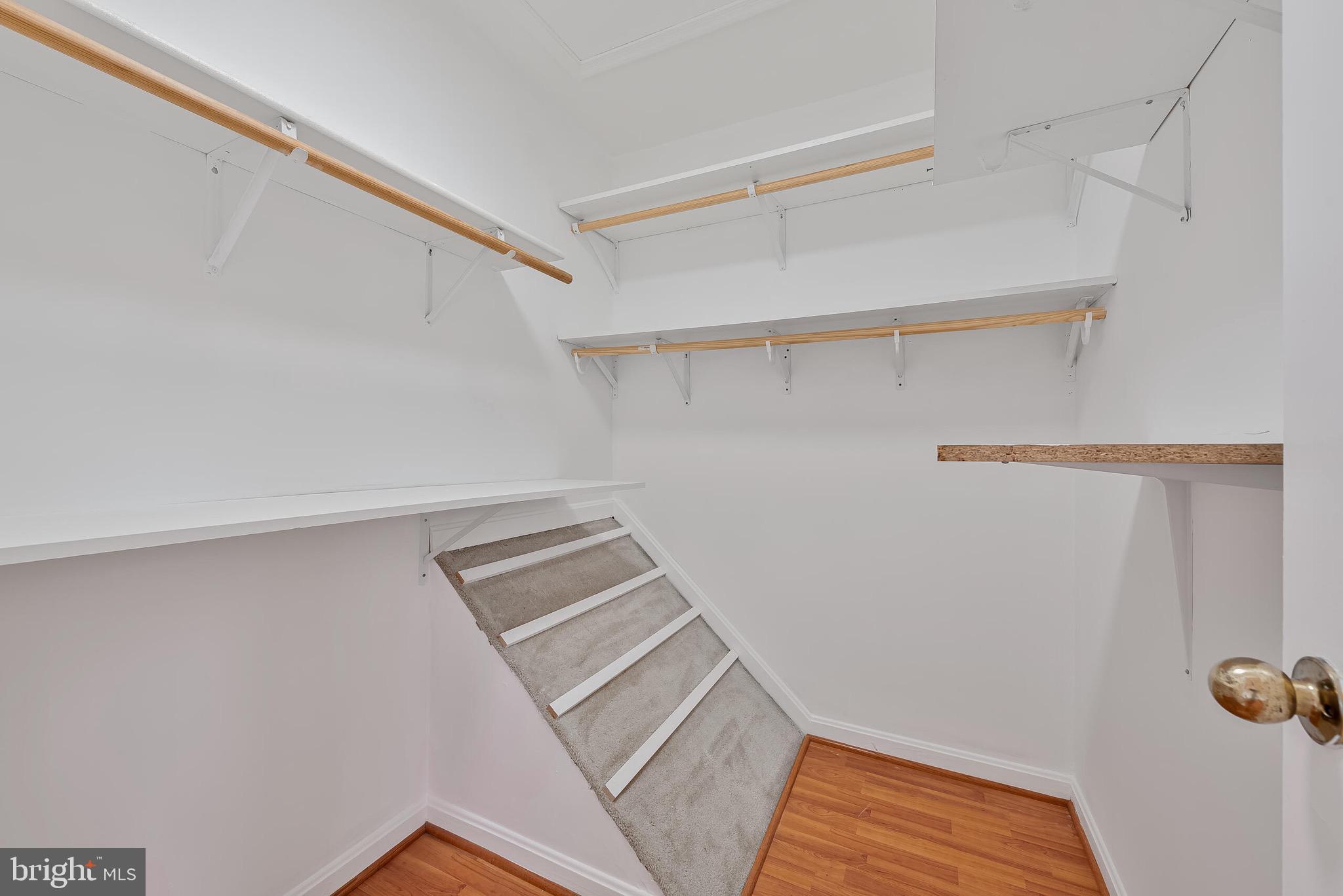 GROVEWOOD - Residential Lease