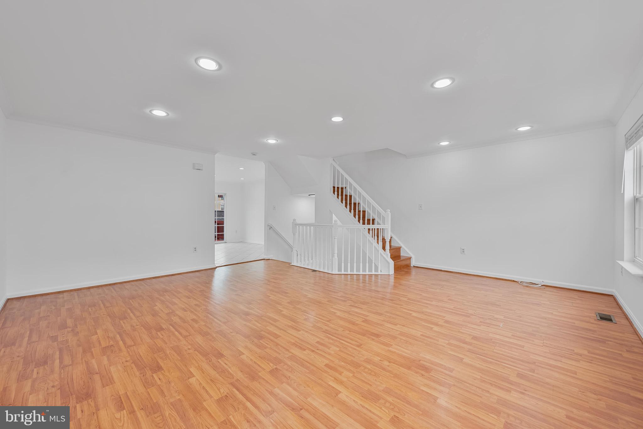 GROVEWOOD - Residential Lease