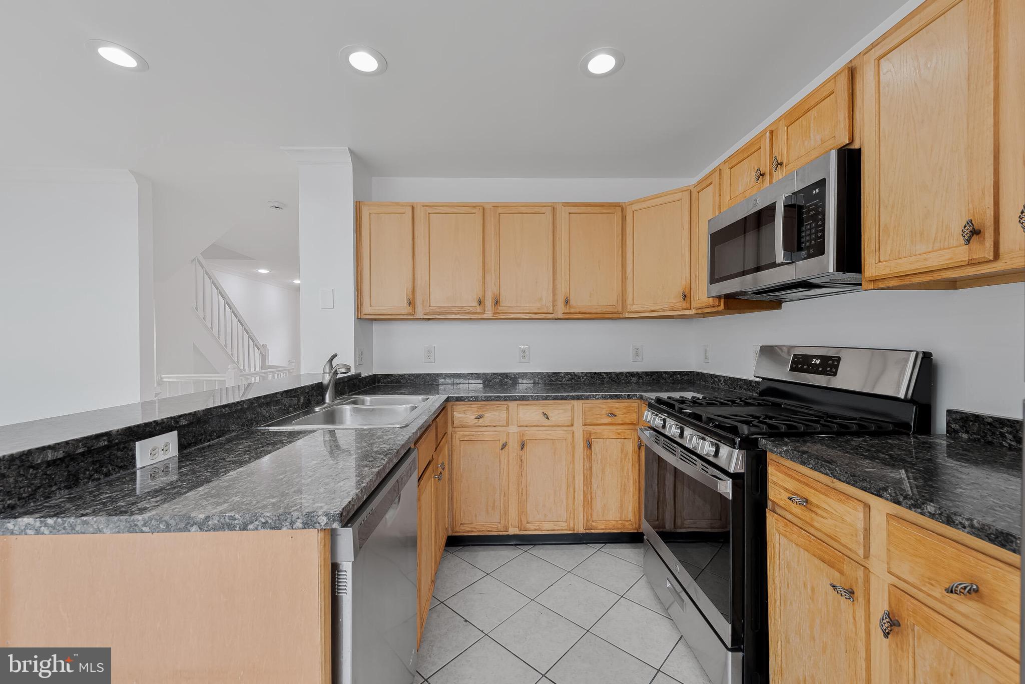 GROVEWOOD - Residential Lease