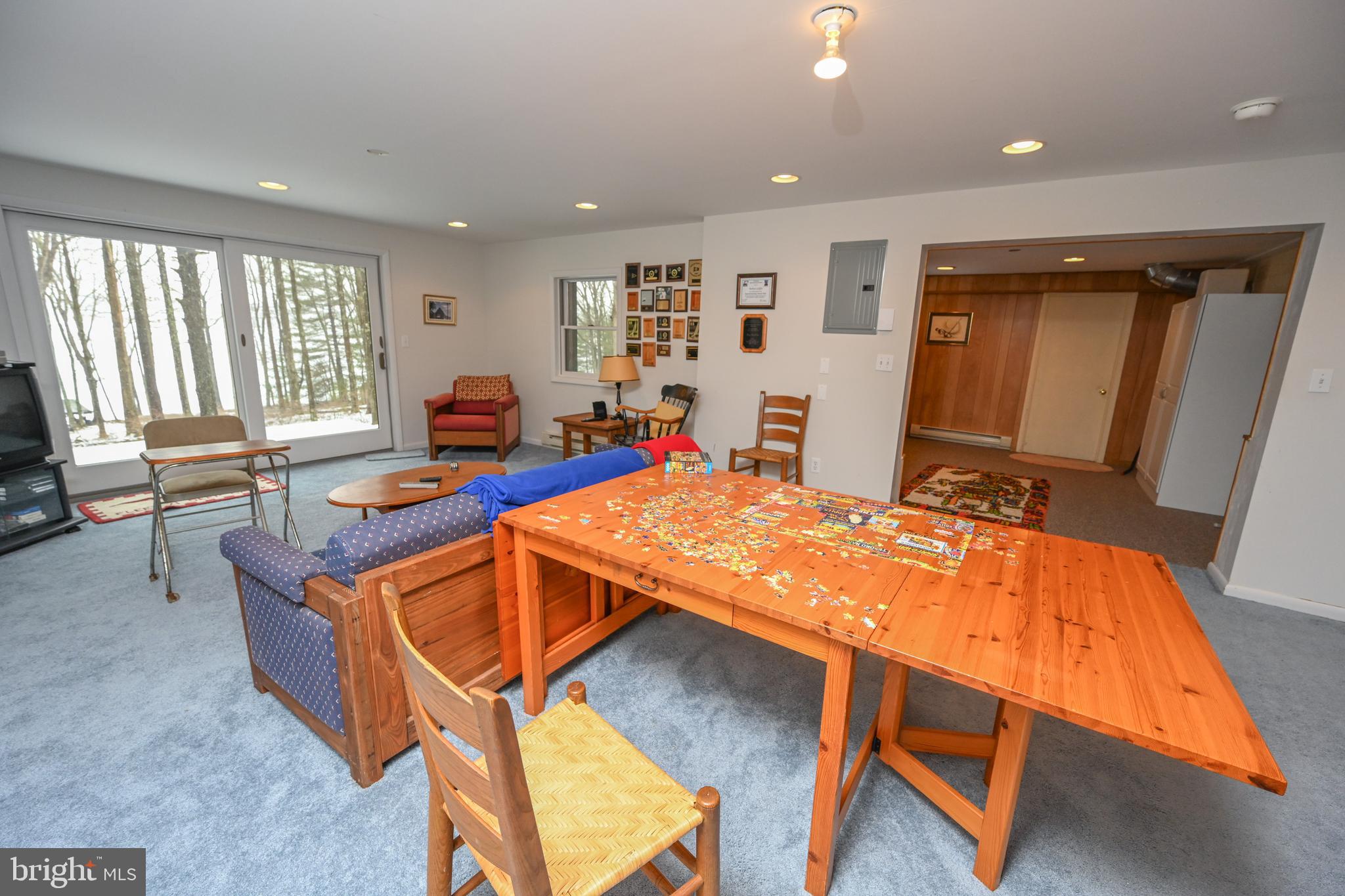 THOUSAND ACRES - Residential