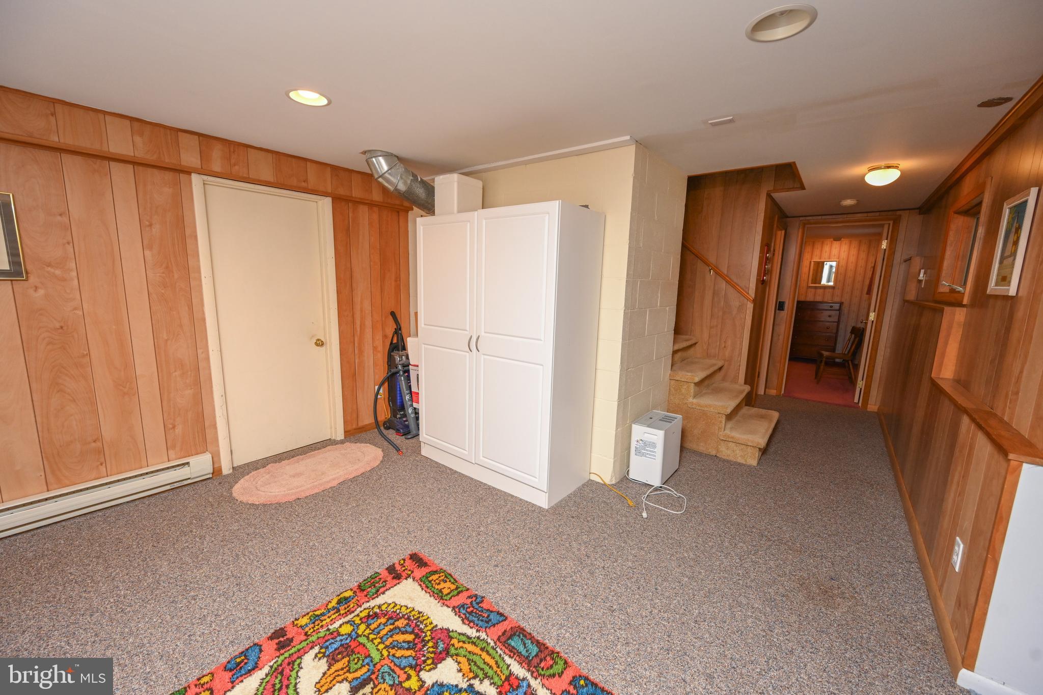 THOUSAND ACRES - Residential