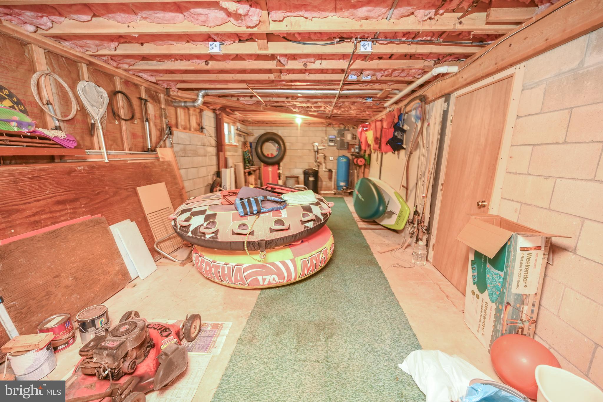 THOUSAND ACRES - Residential