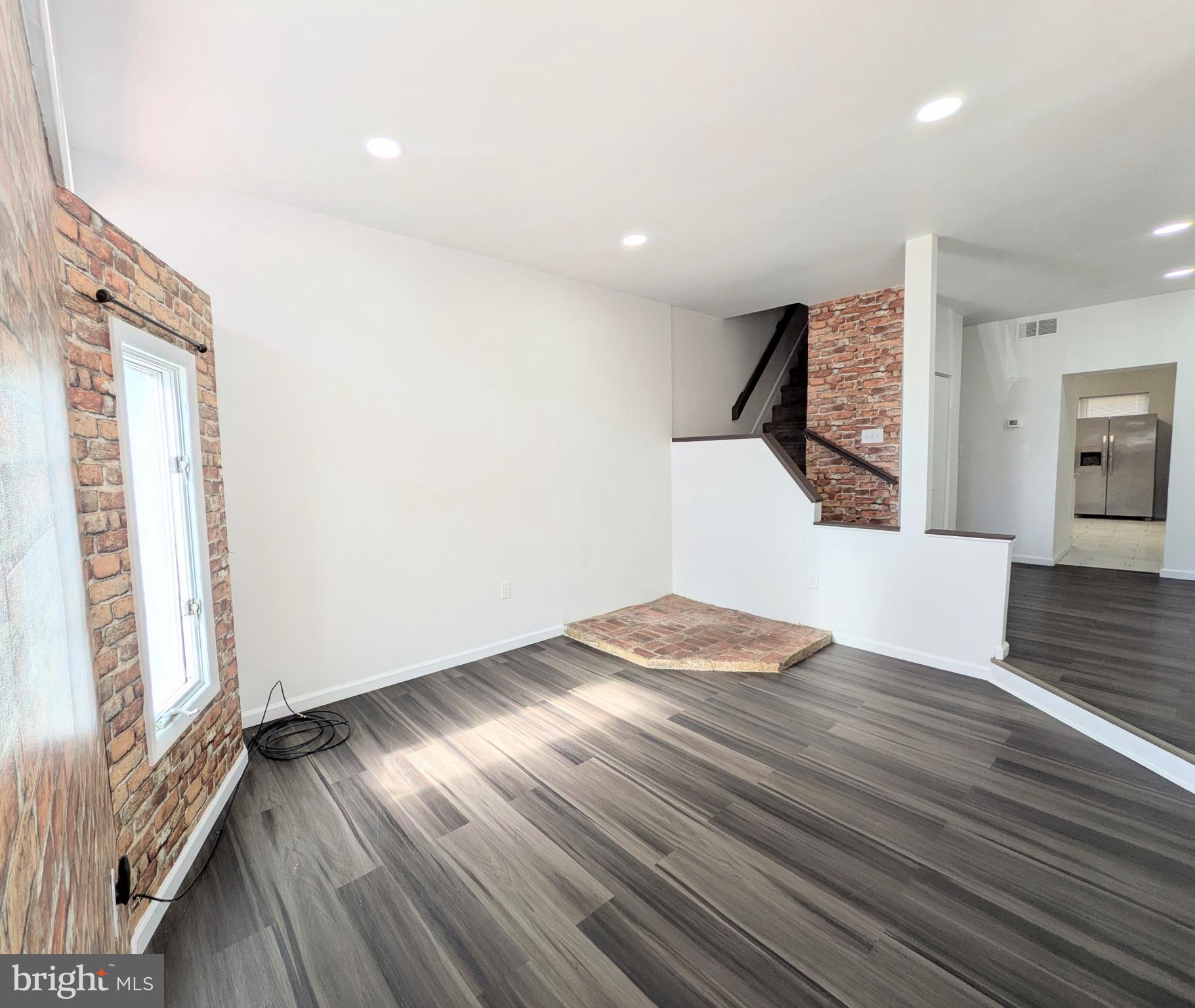 853 N MADISON STREET