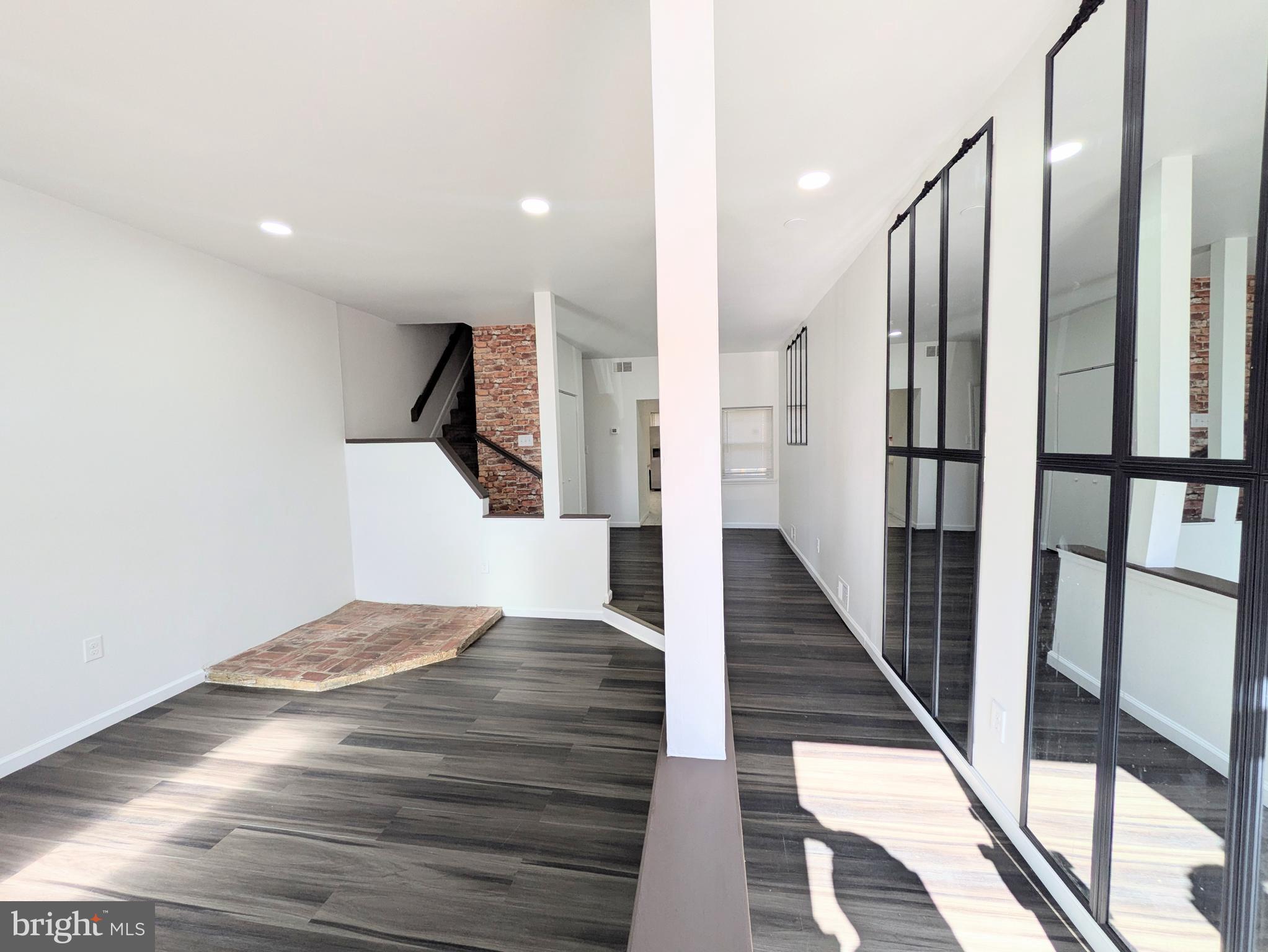 853 N MADISON STREET