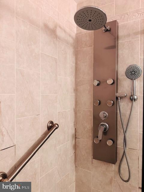 LAUREL HILLS - Residential