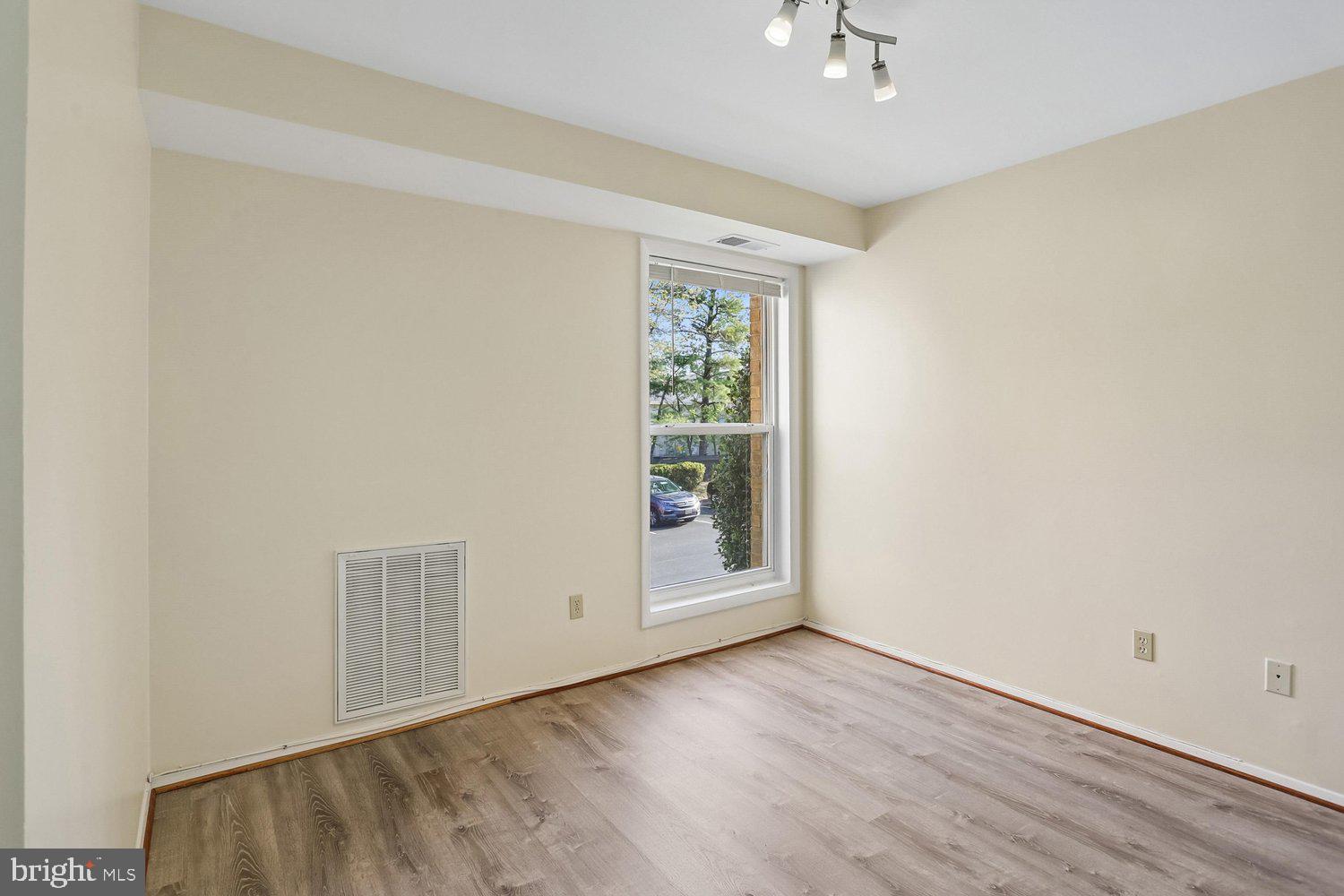 WALNUT GROVE - Residential