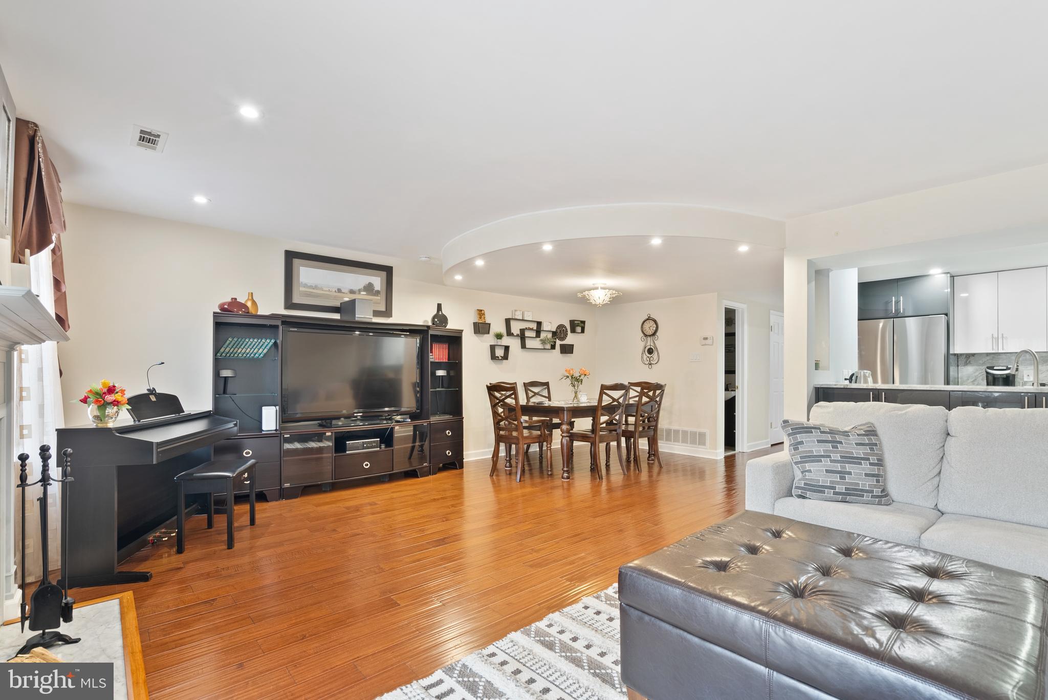 WOODLYN CROSSING - Residential