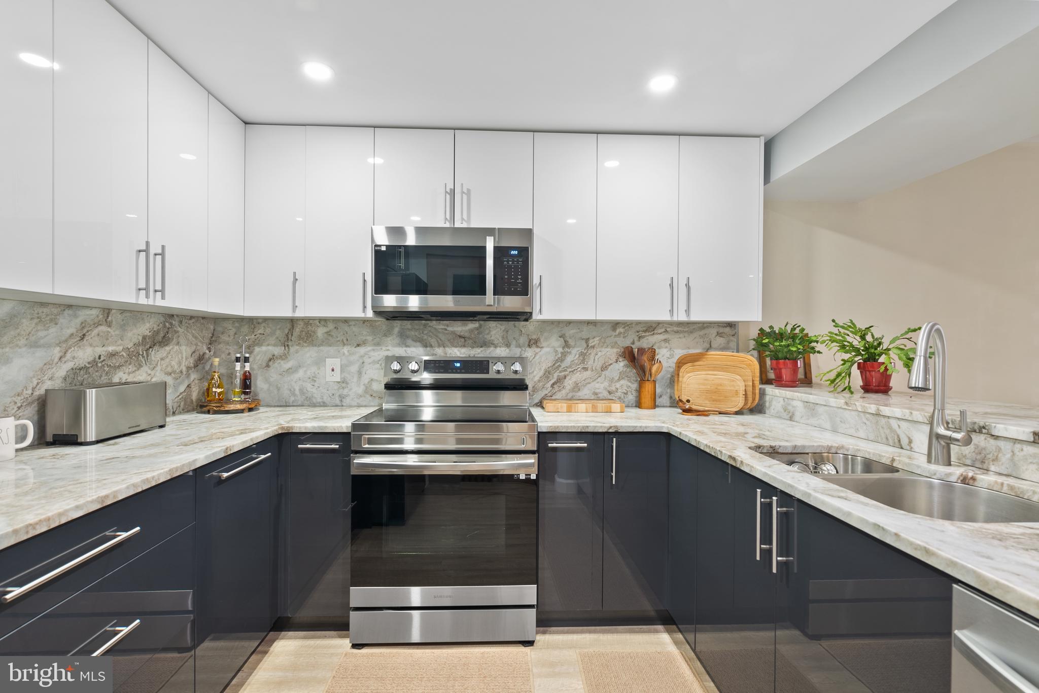 WOODLYN CROSSING - Residential