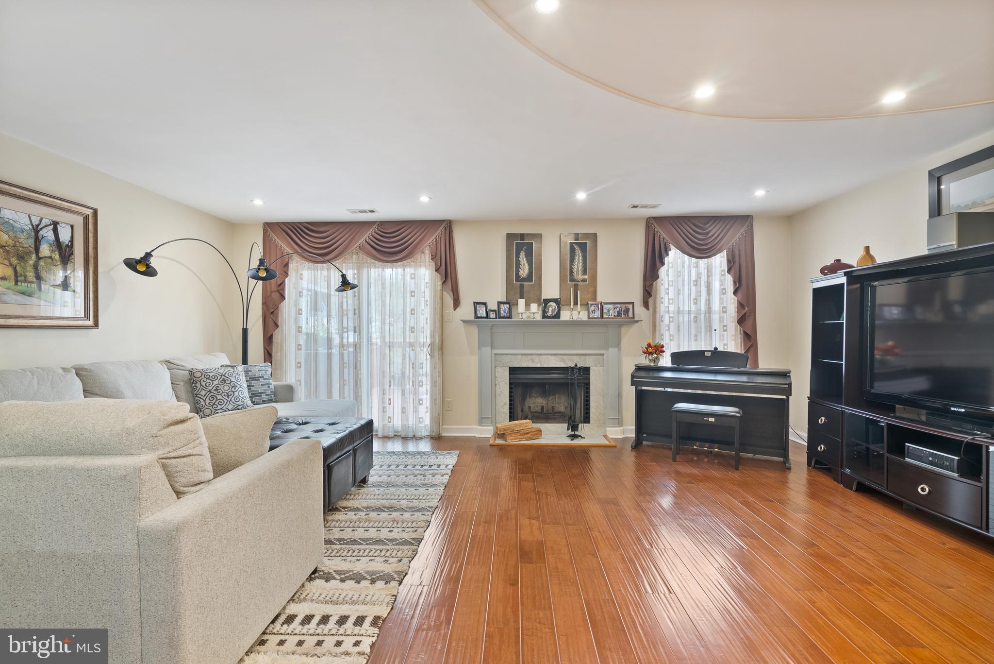 WOODLYN CROSSING - Residential