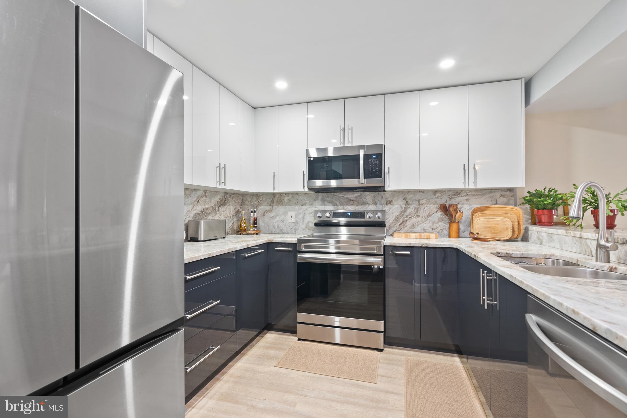 WOODLYN CROSSING - Residential