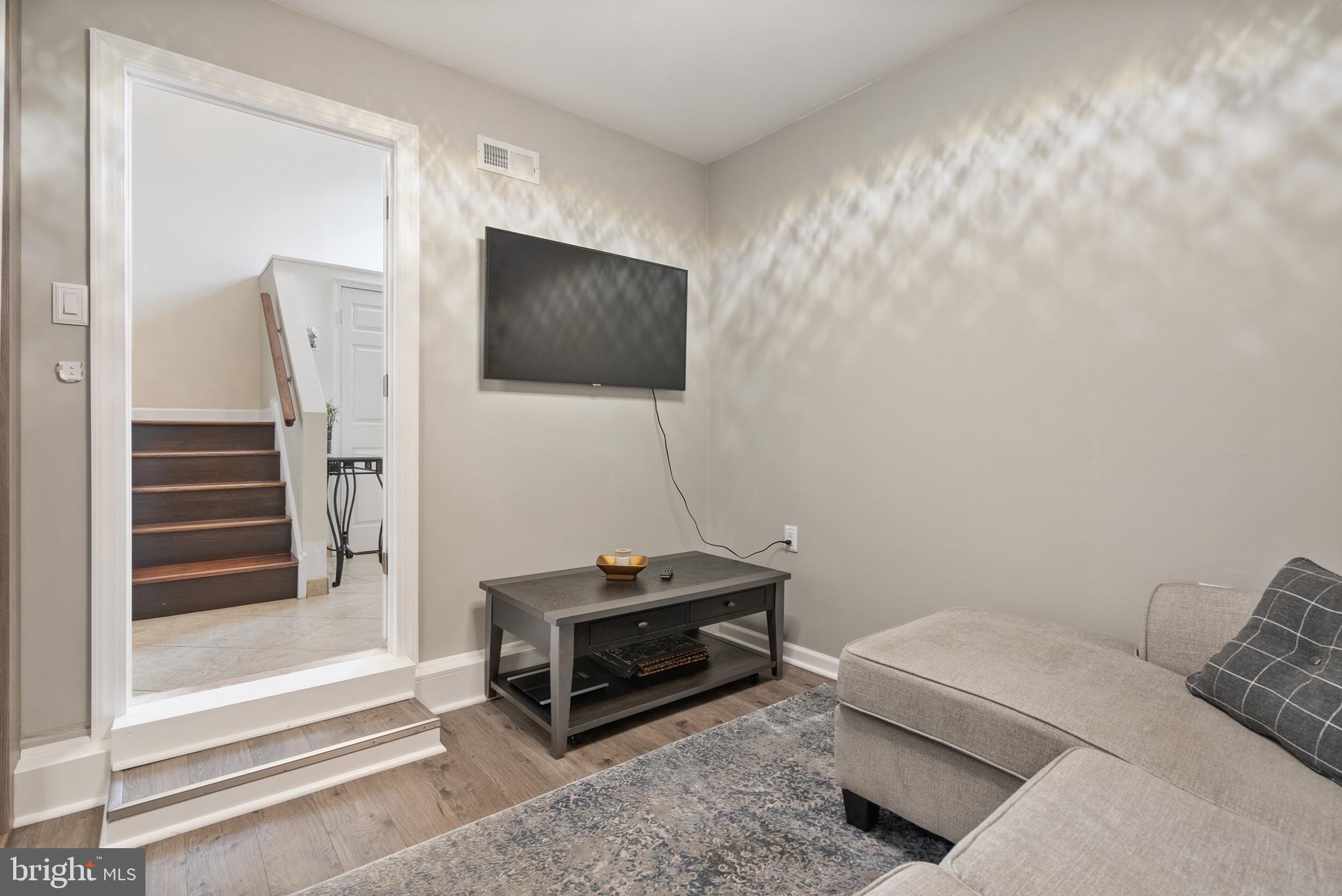 WOODLYN CROSSING - Residential