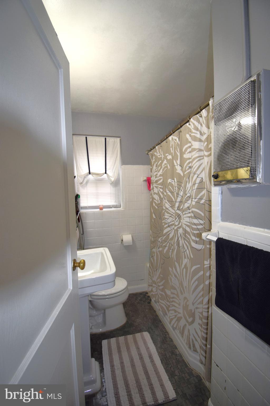 BELLE VIEW - Residential Lease