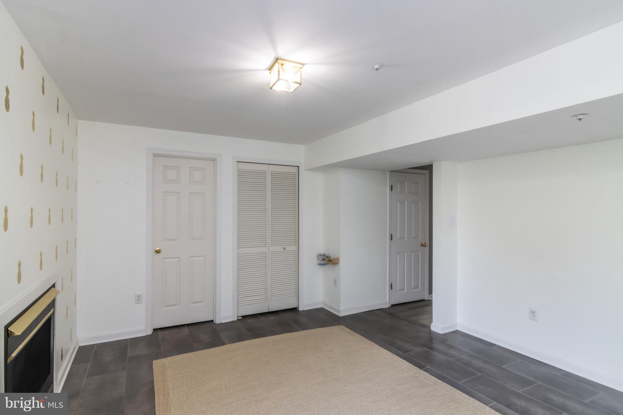 LYNDWOOD - Residential Lease