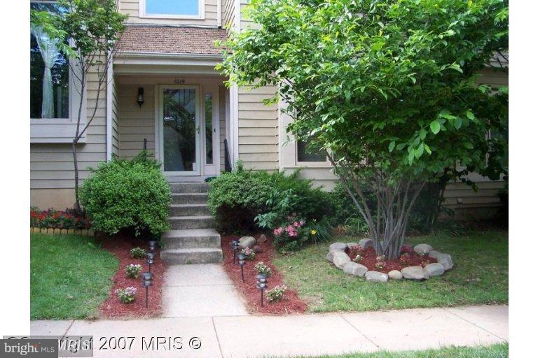 POTOMAC FAIRWAYS - Residential Lease