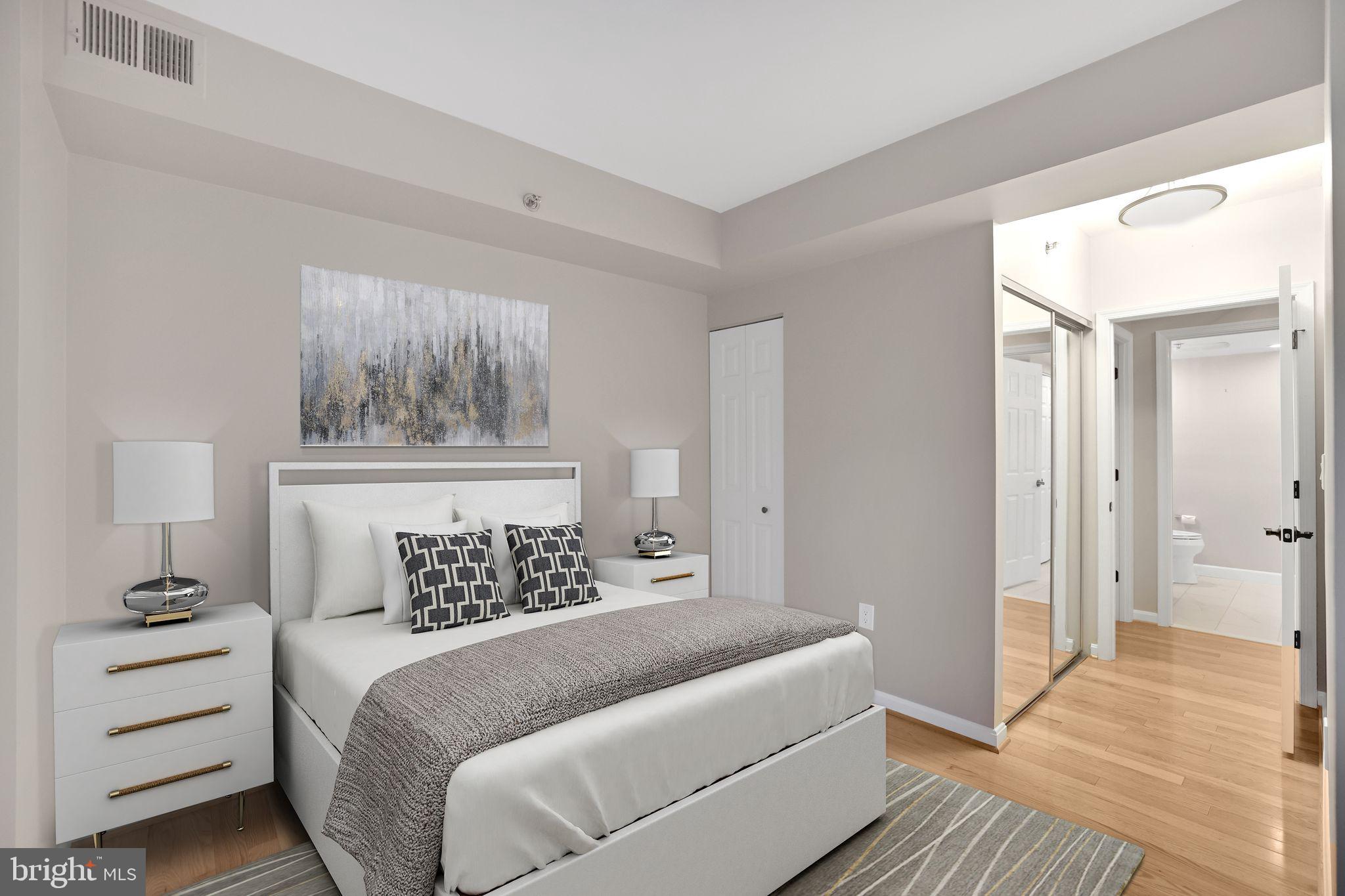 CARLYLE TOWERS CONDOMINIUM - Residential