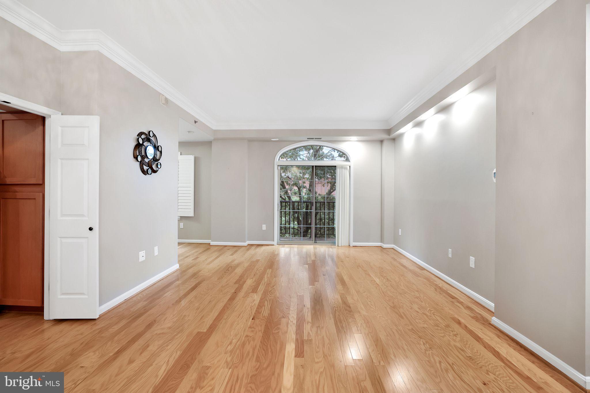 CARLYLE TOWERS CONDOMINIUM - Residential