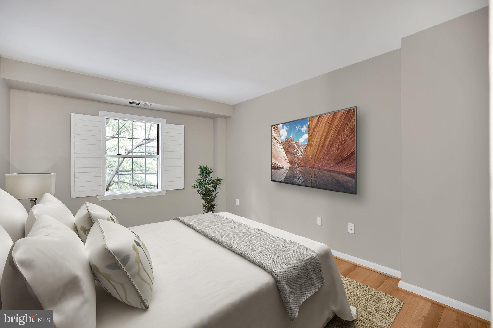 CARLYLE TOWERS CONDOMINIUM - Residential