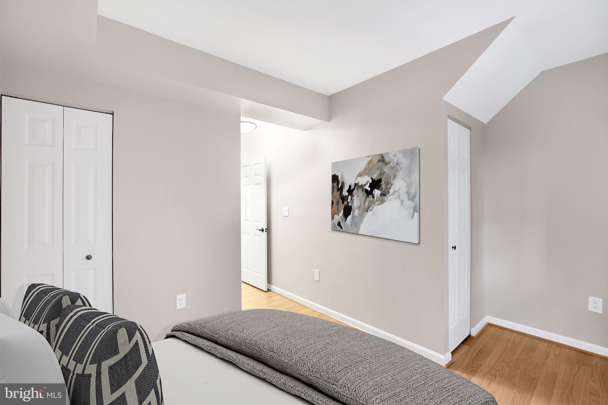 CARLYLE TOWERS CONDOMINIUM - Residential