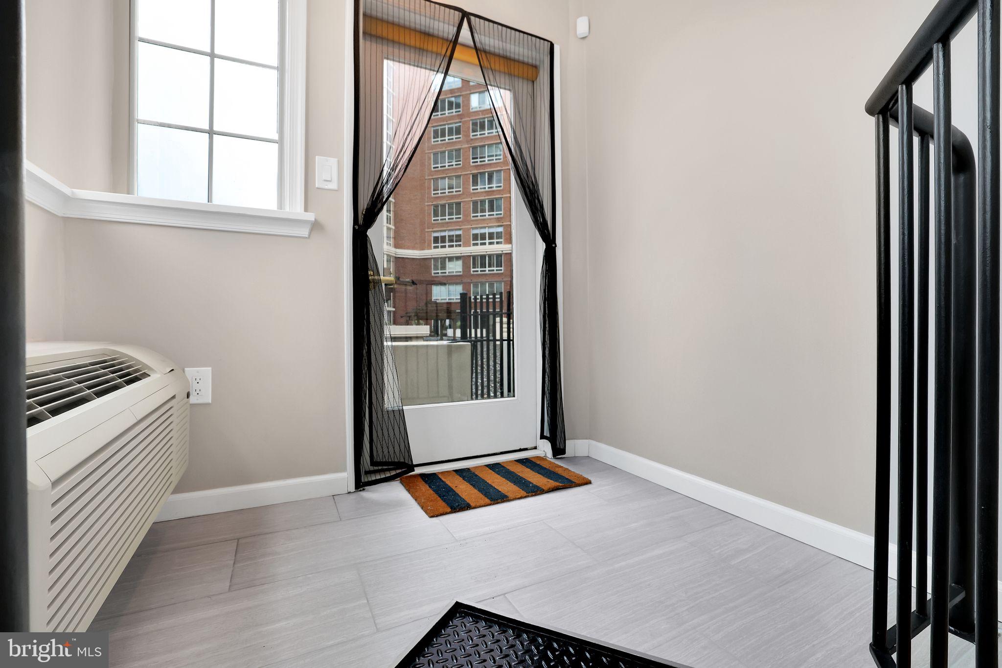 CARLYLE TOWERS CONDOMINIUM - Residential