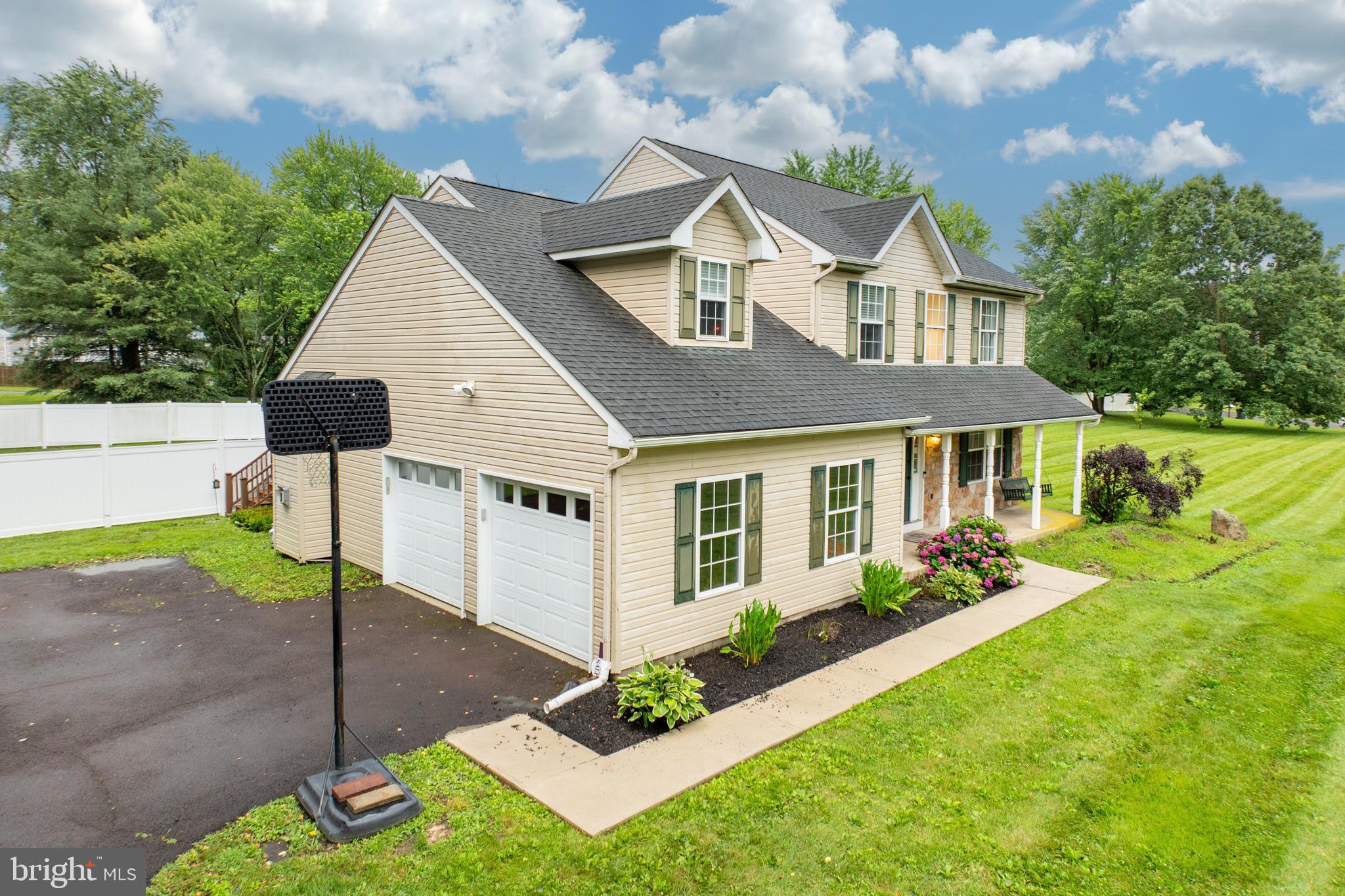 1416 LAURELWOOD ROAD