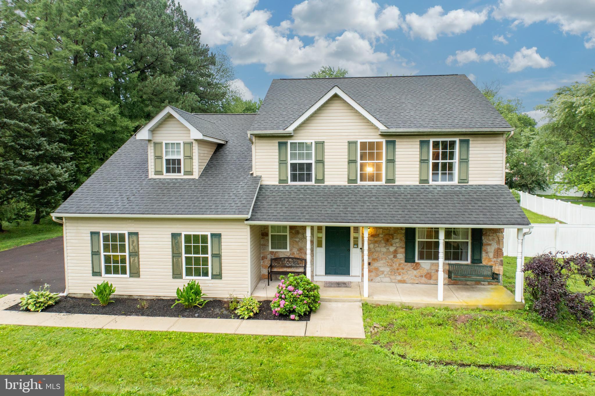 1416 LAURELWOOD ROAD