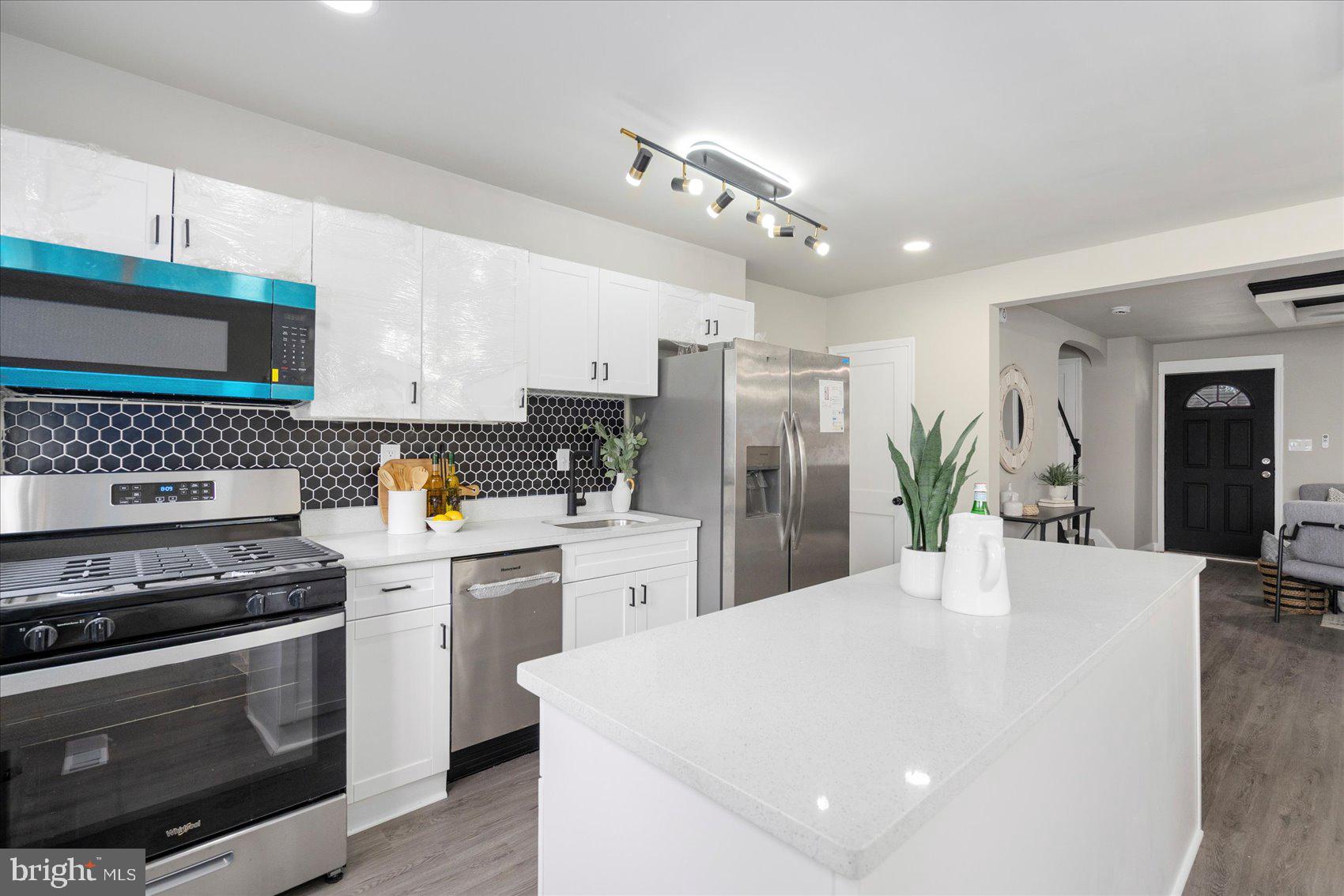 ROGNEL HEIGHTS - Residential