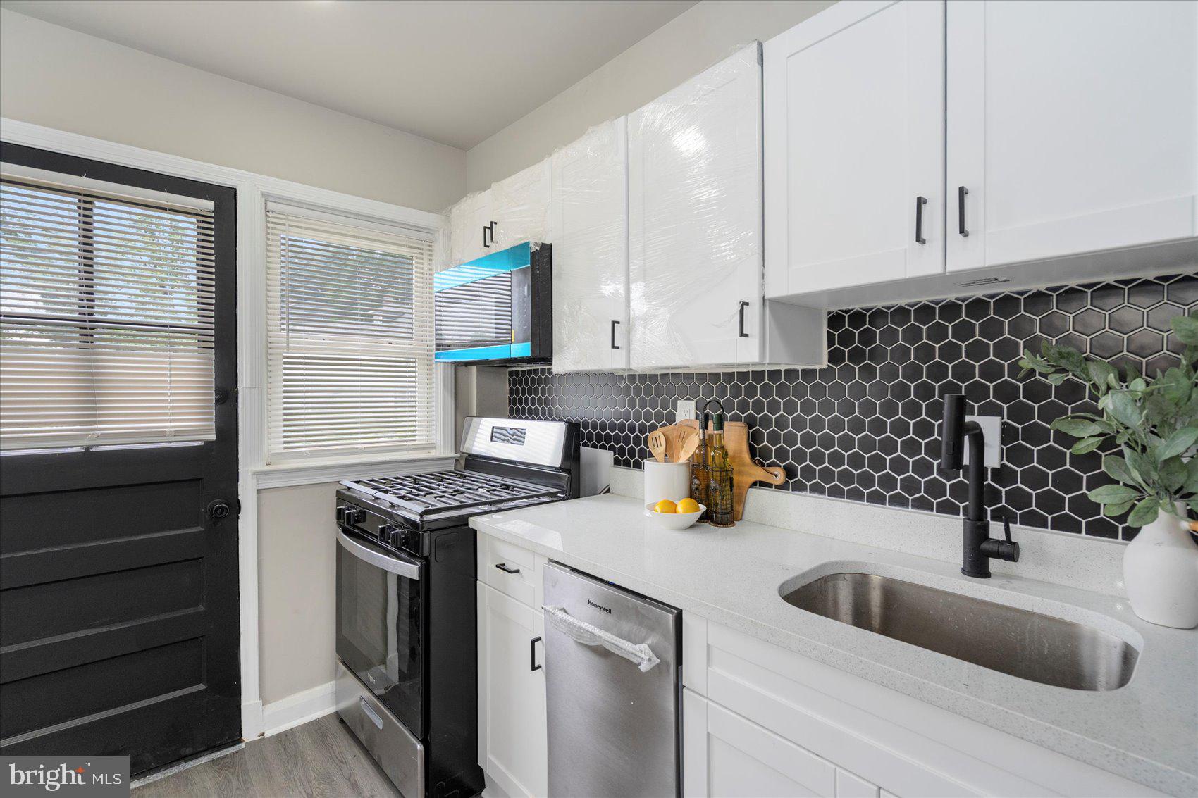 ROGNEL HEIGHTS - Residential