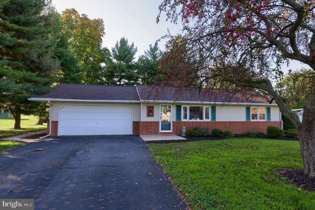 Photo of 112 Wynwood Drive, Willow Street, PA 17584 (MLS # PALA2058548)