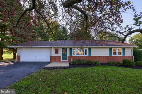 Photo of 112 Wynwood Drive, Willow Street, PA 17584 (MLS # PALA2058548)