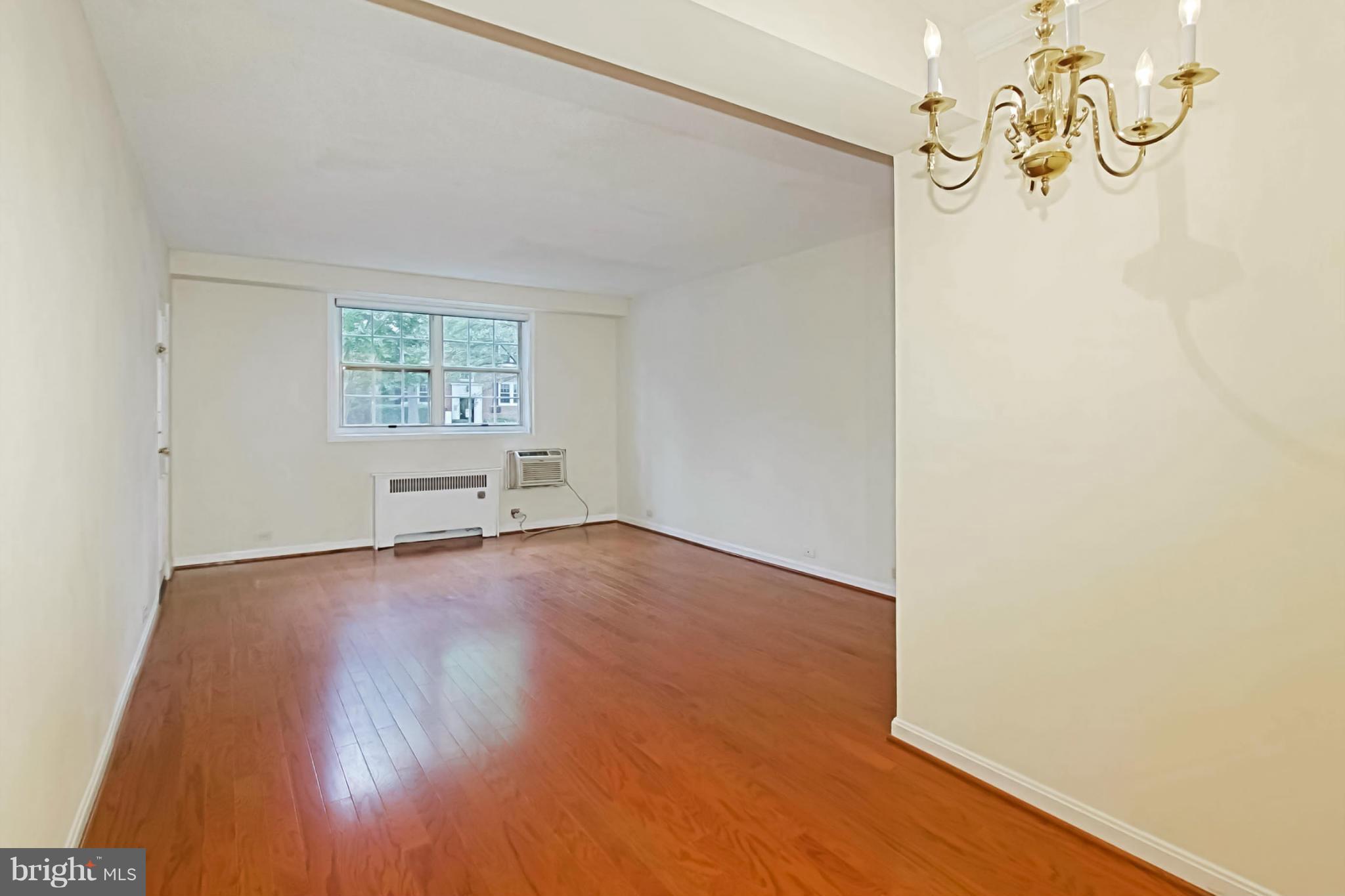 ARLINGTON OAKS - Residential Lease