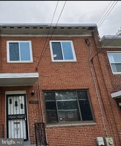 Townhouse For Sale - 3525 Manorwood Drive<br/> HYATTSVILLE, MD 20782