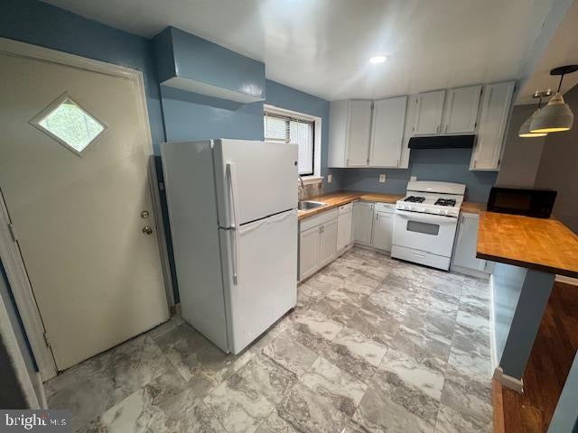 3525 MANORWOOD DRIVE