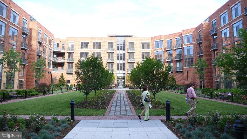 CONDOS AT CARLYLE SQUARE - Residential