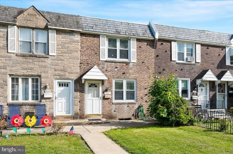 Townhouse For Sale - 246 Pine Street<br/> GLENOLDEN, PA 19036
