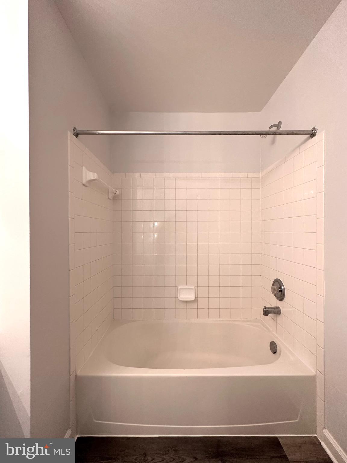 BLOOMS MILL - Residential Lease