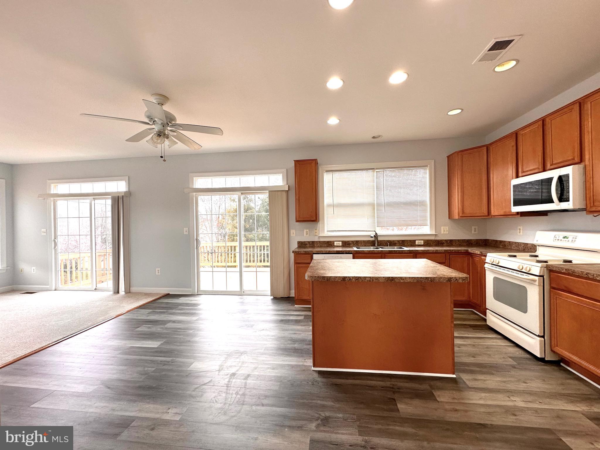 BLOOMS MILL - Residential Lease