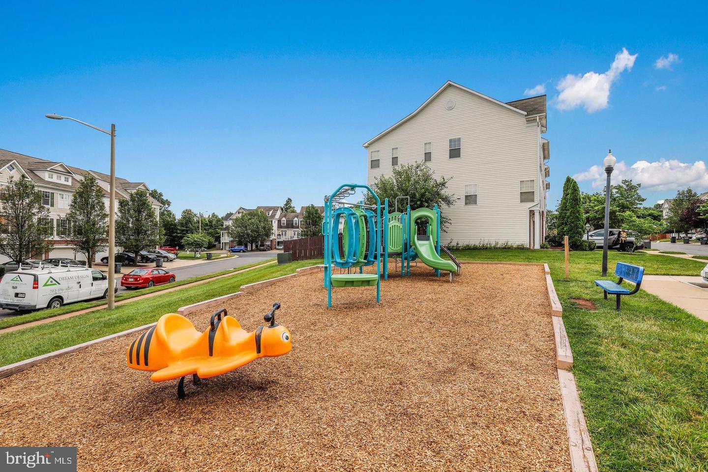 BLOOMS MILL - Residential Lease