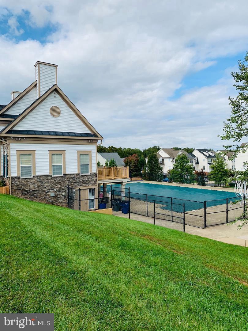 BLOOMS MILL - Residential Lease