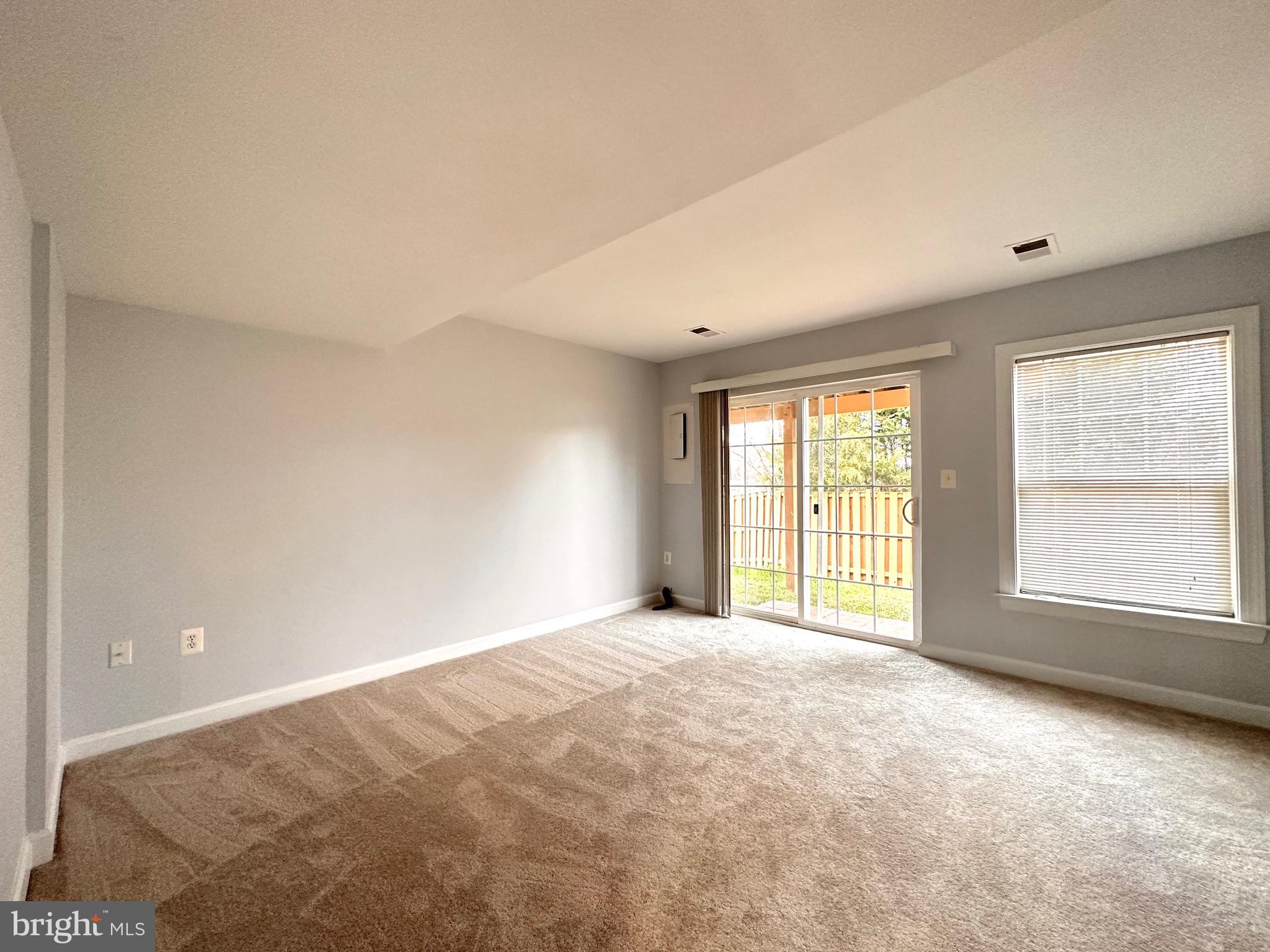 BLOOMS MILL - Residential Lease