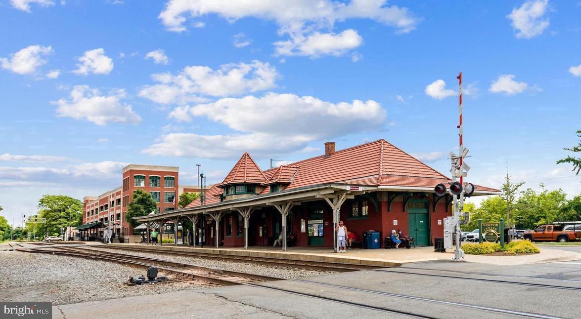 BLOOMS MILL - Residential Lease