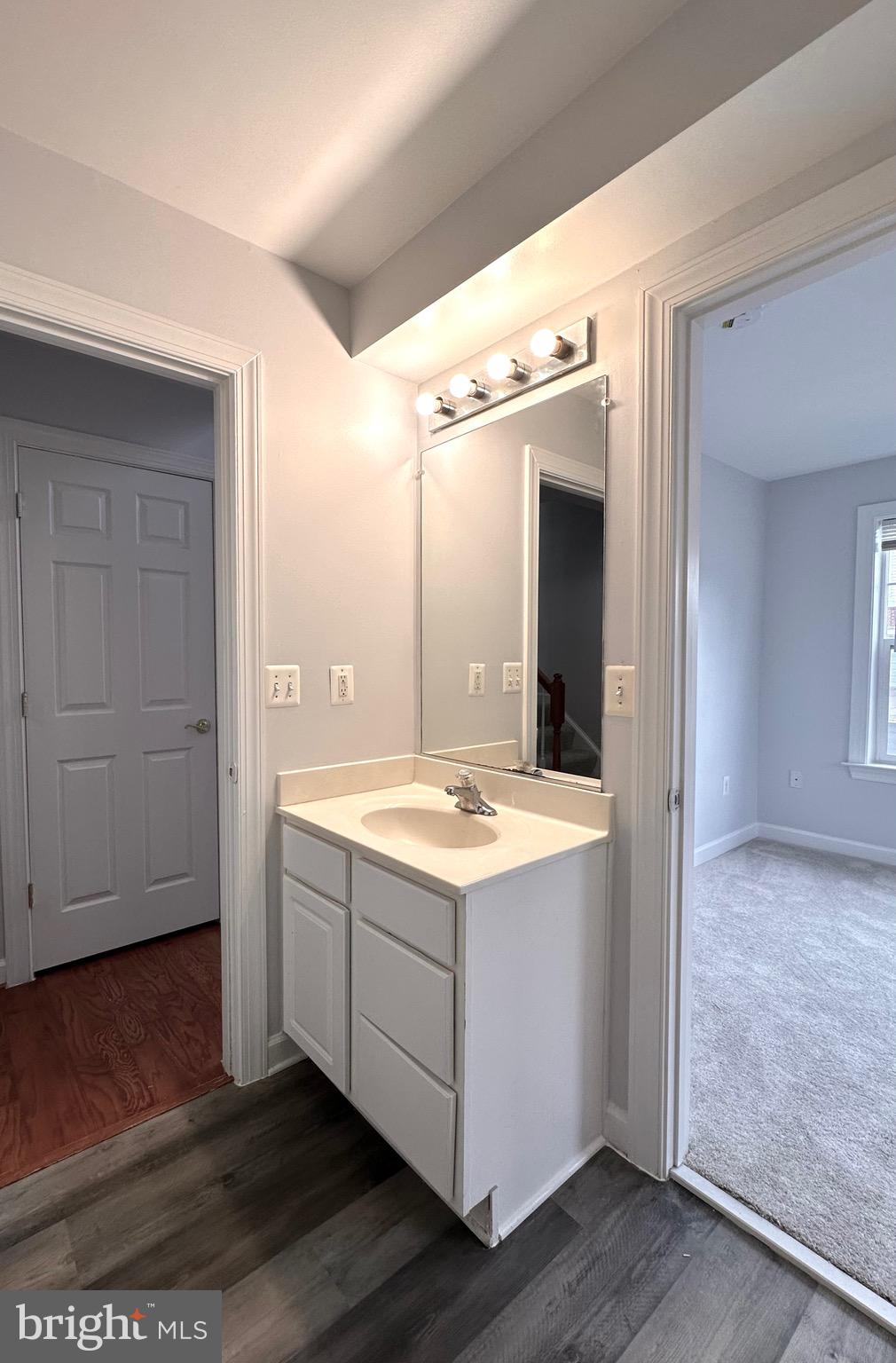 BLOOMS MILL - Residential Lease