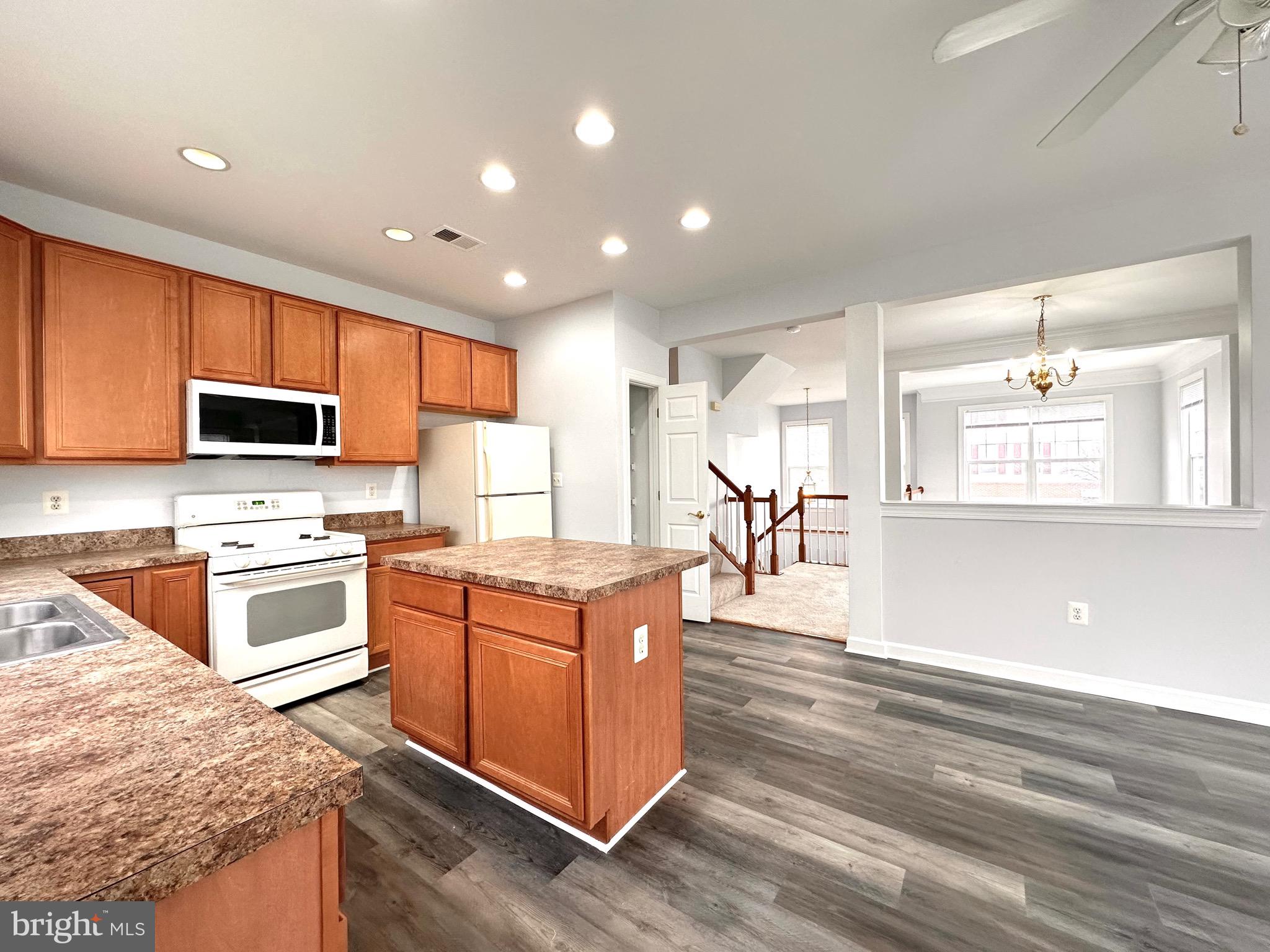 BLOOMS MILL - Residential Lease