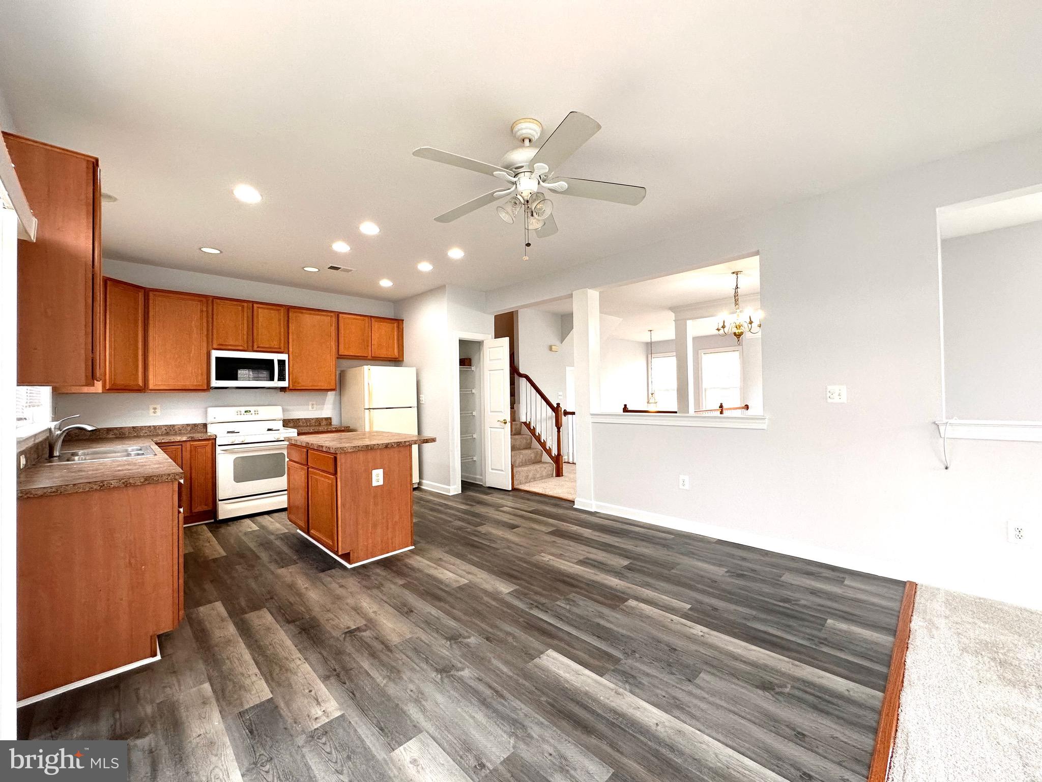 BLOOMS MILL - Residential Lease