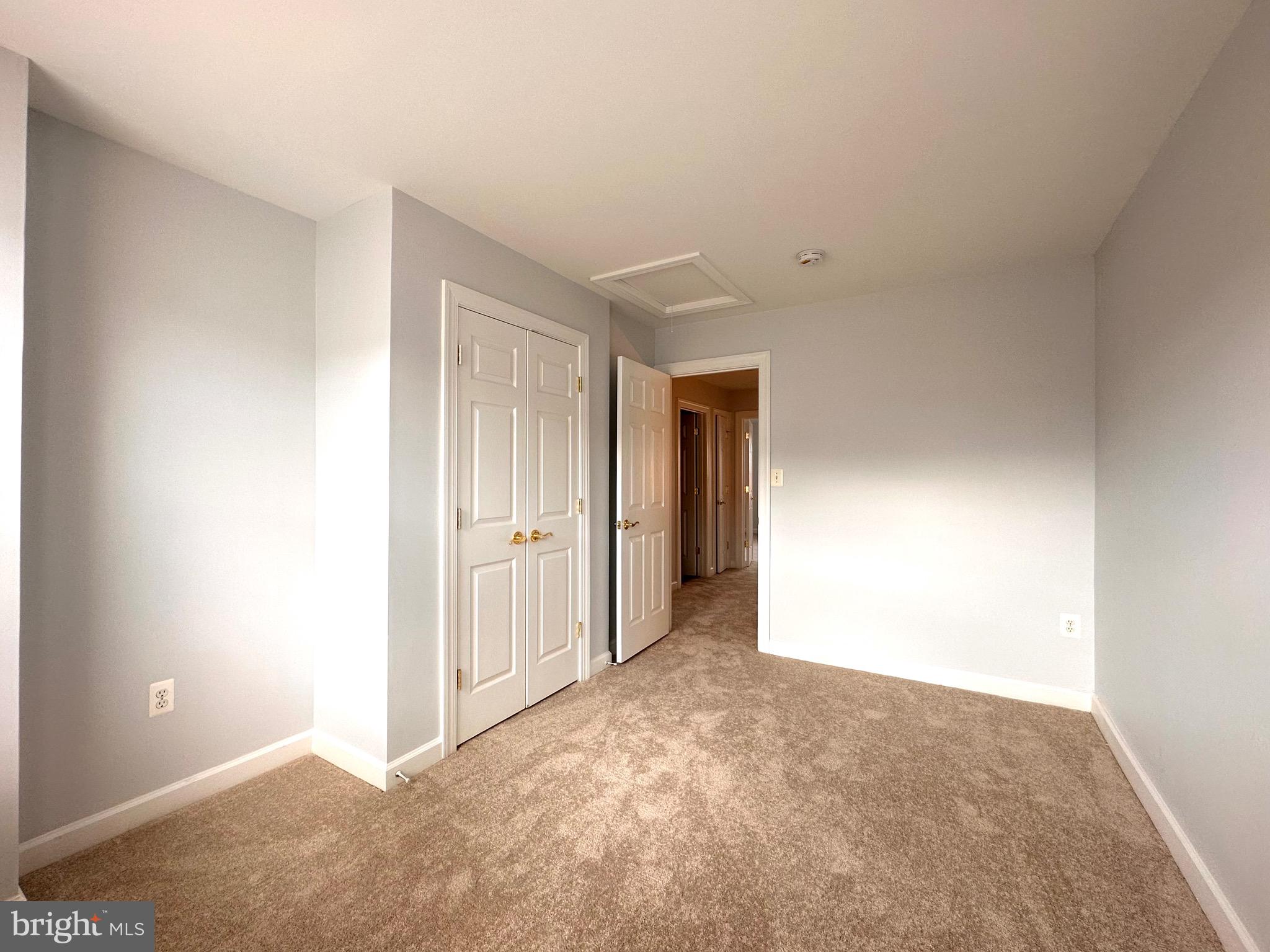 BLOOMS MILL - Residential Lease