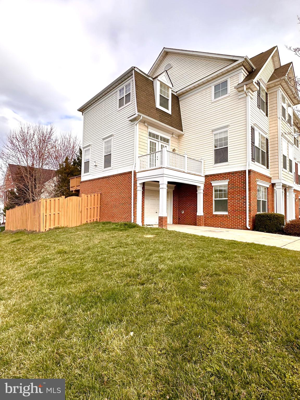 BLOOMS MILL - Residential Lease