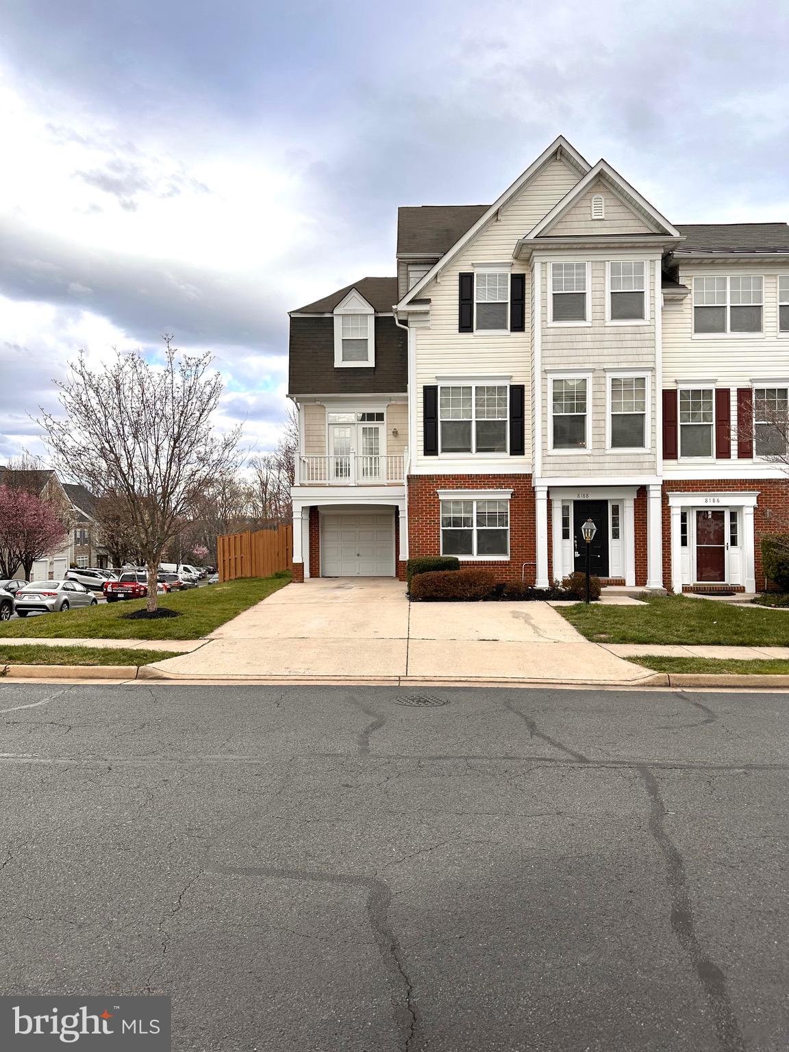 BLOOMS MILL - Residential Lease