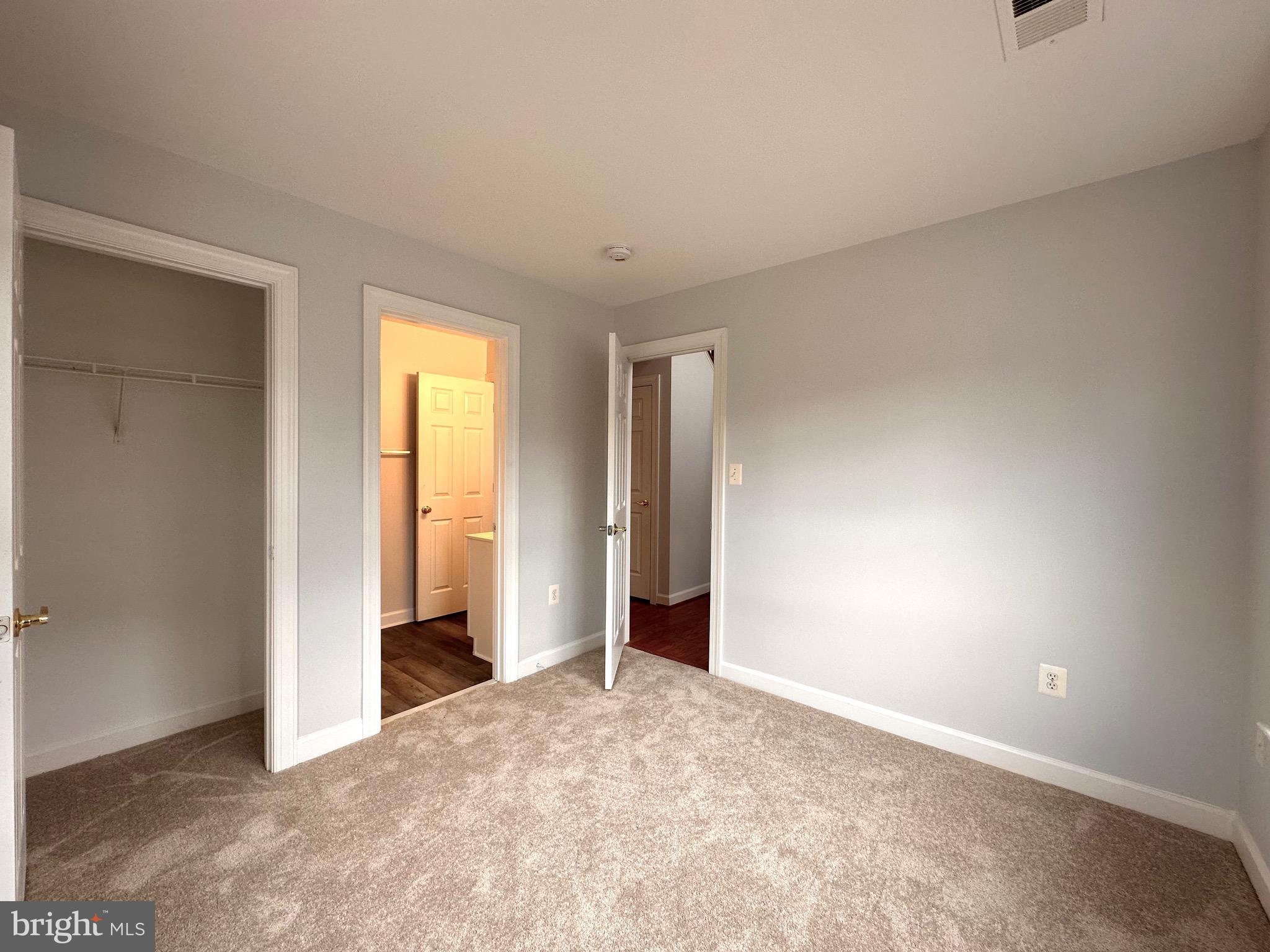 BLOOMS MILL - Residential Lease