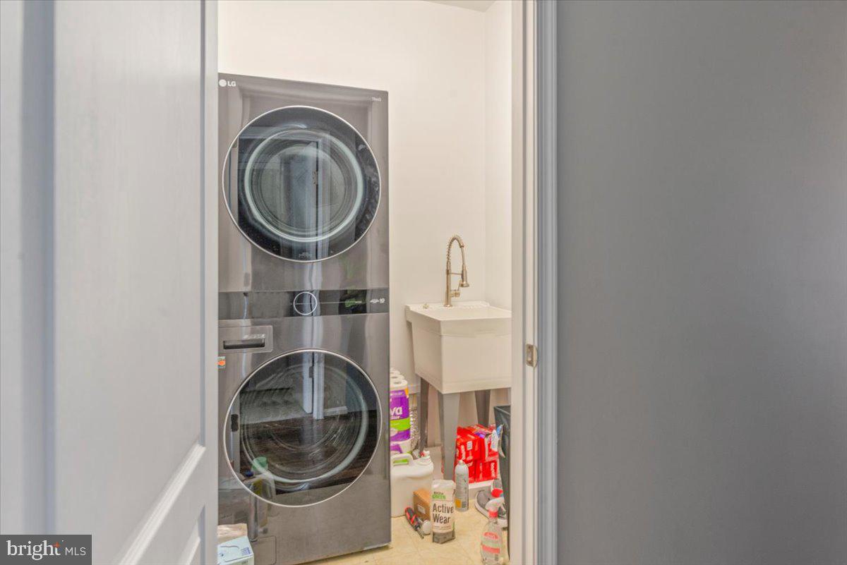 TOWNS OF TANGLEWOOD - Residential