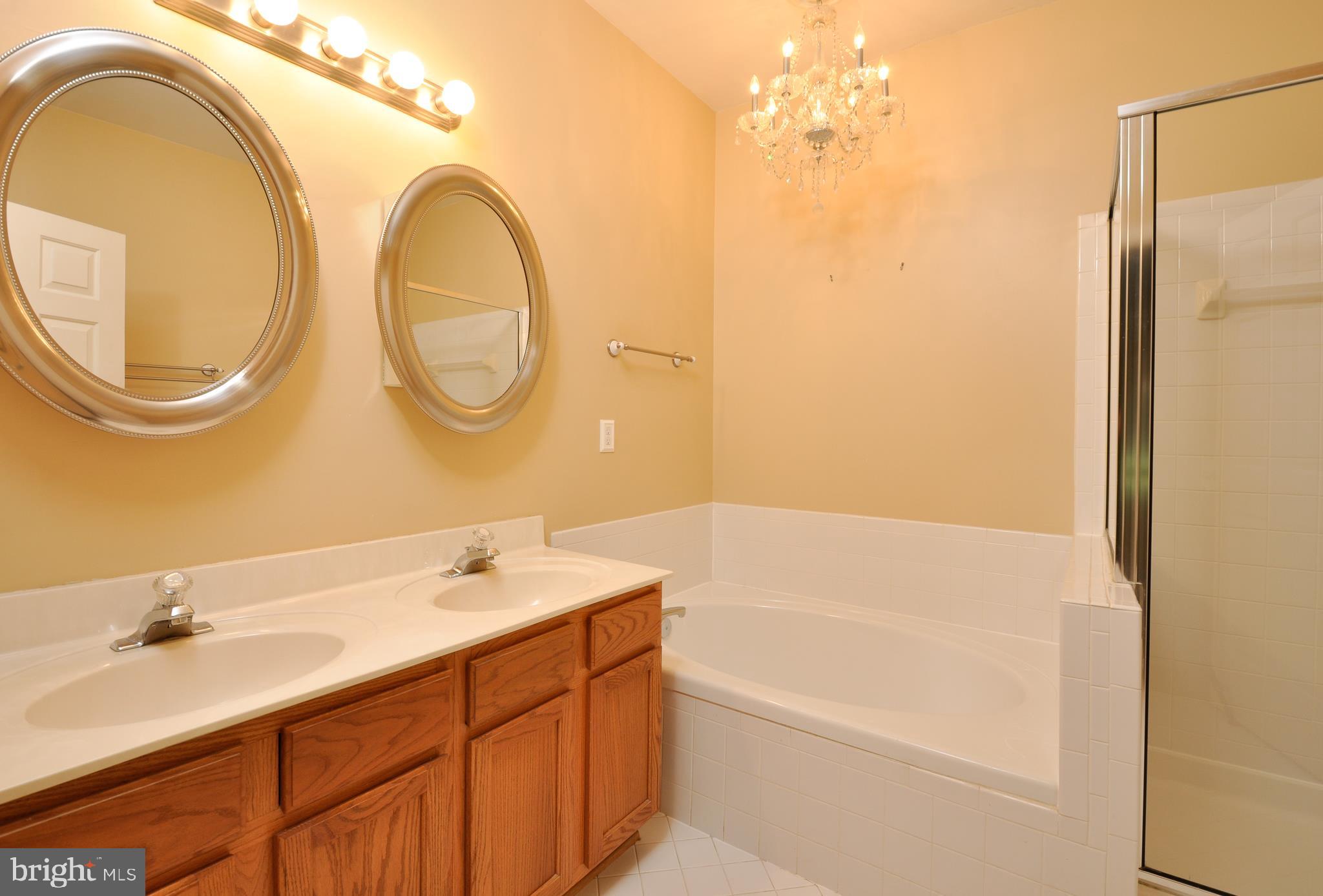 TURNBERRY WEST - Residential